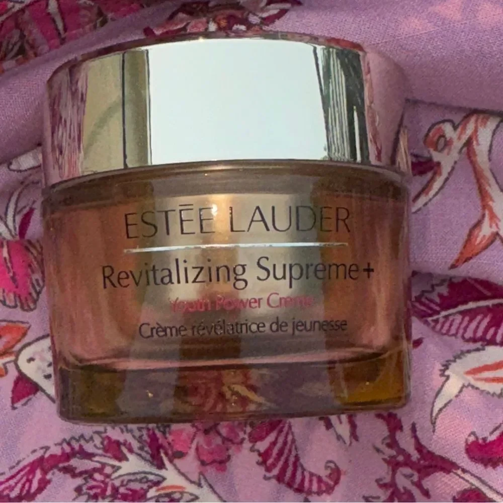 Estee Lauder Revitalizing Supreme+ youth power creme moisturizer- brand new!